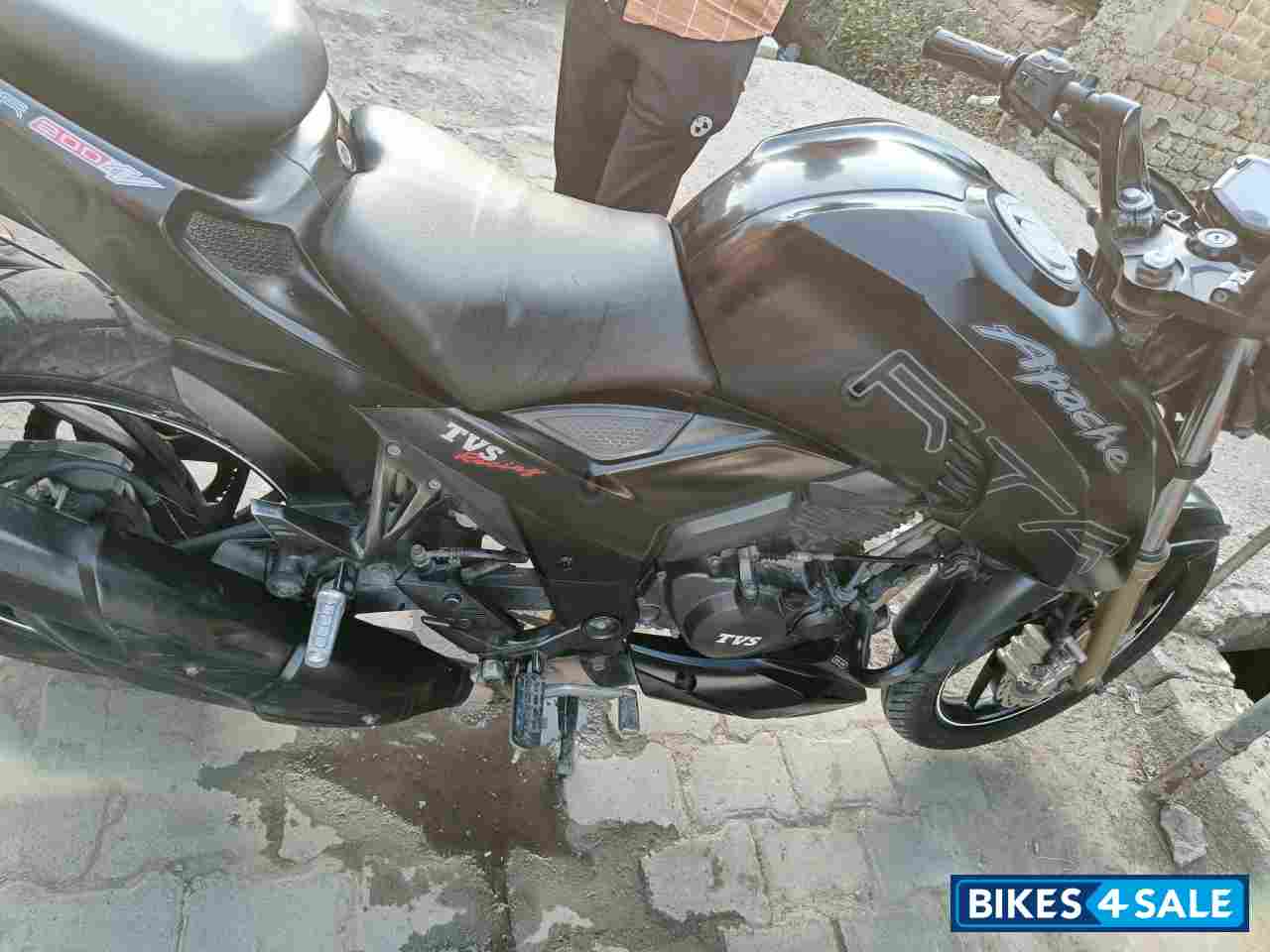 Matte Black TVS Apache RTR 200 4V Matte Black TVS Apache RTR 200 4V