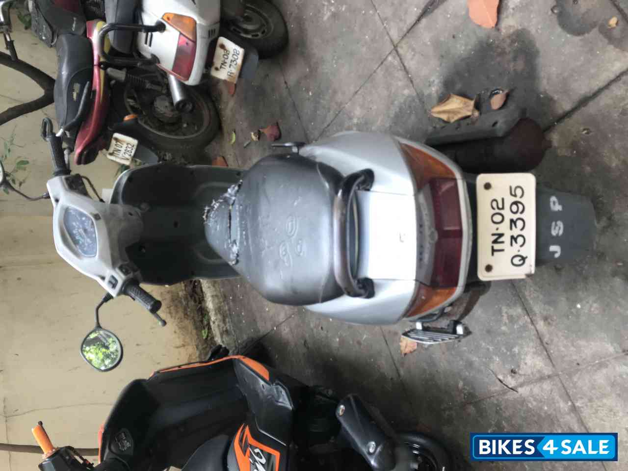 Silver Honda Dio
