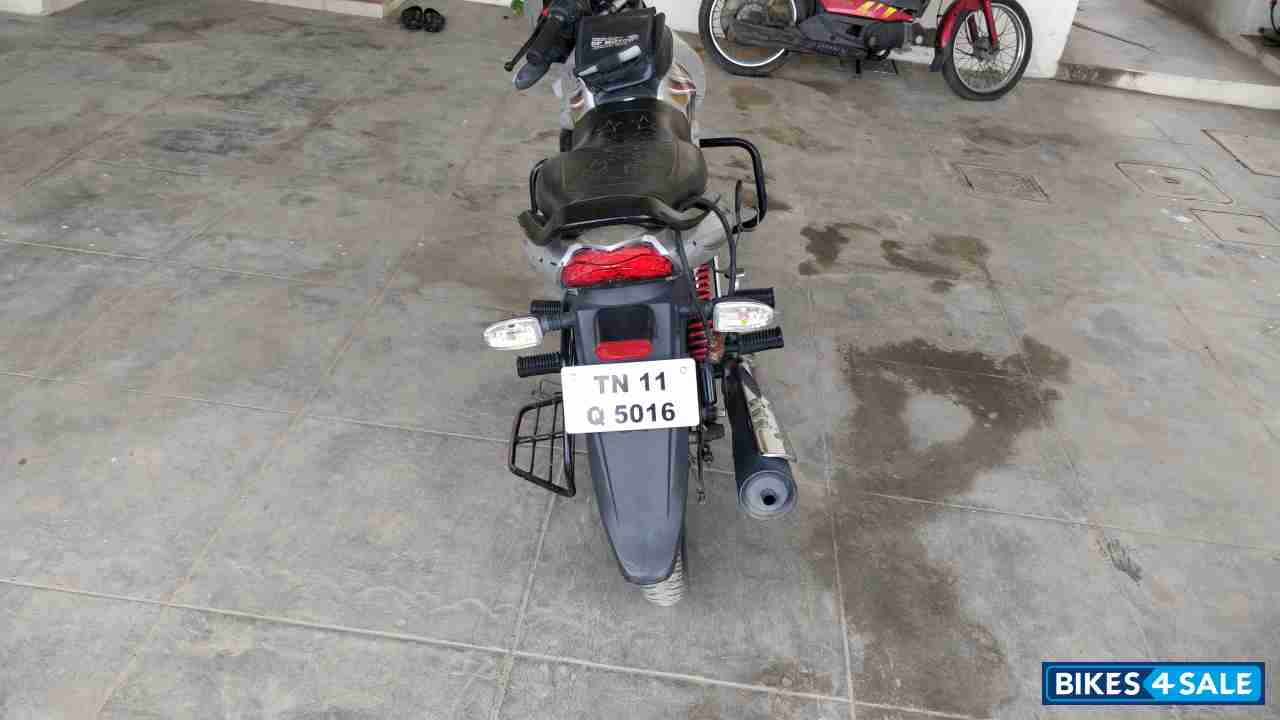 Silver Mahindra Centuro