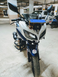 White And Blue Yamaha Fazer FI V2