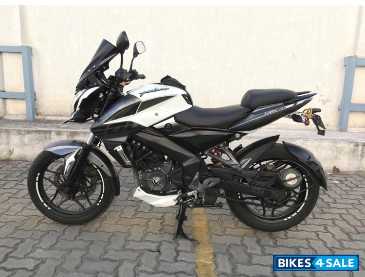 Bajaj Pulsar 200 NS ABS Bajaj Pulsar 200 NS ABS