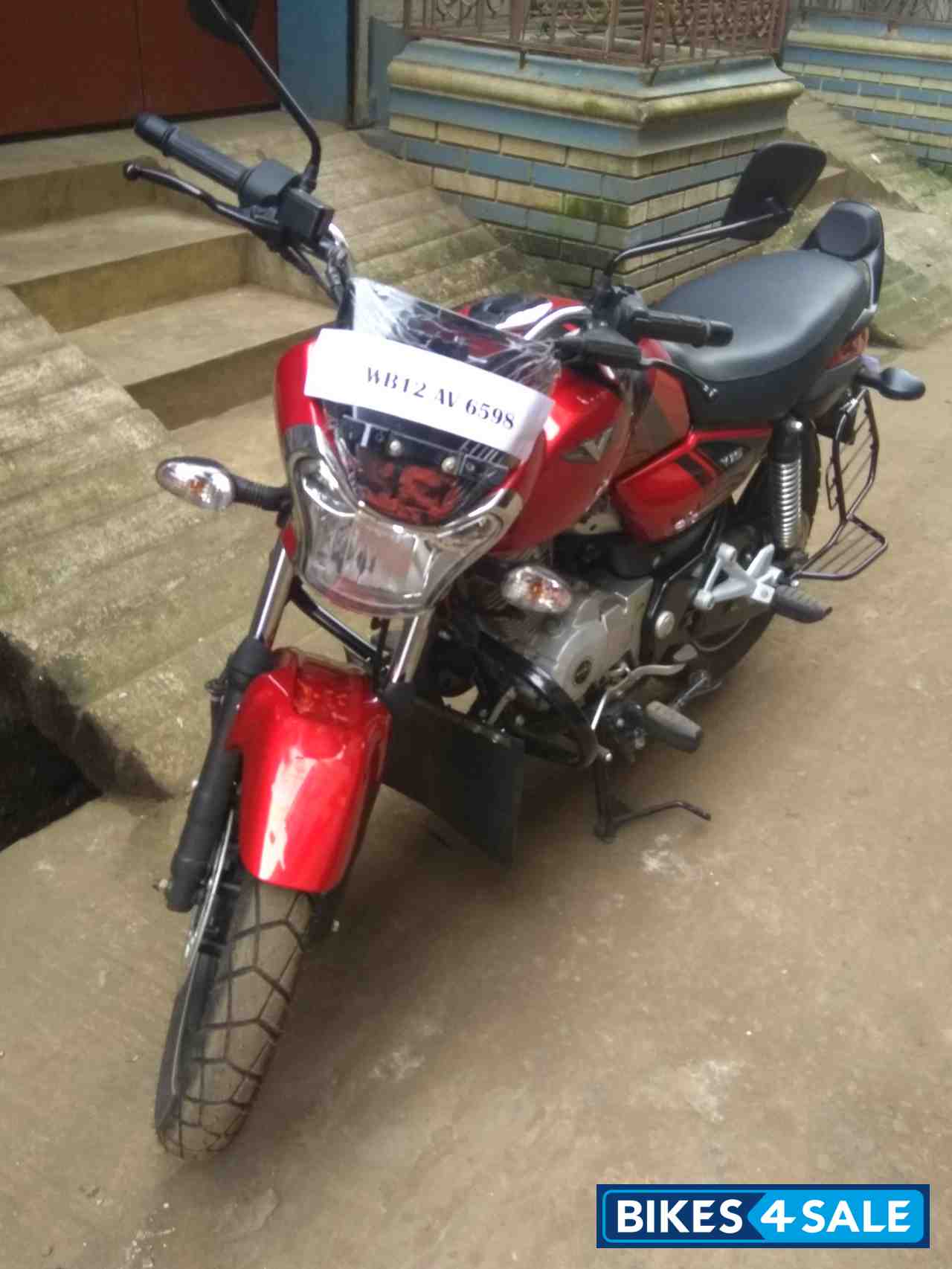 Red Bajaj V15 Red Bajaj V15