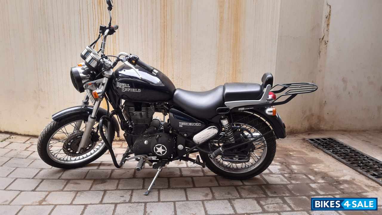 Midnight Black Royal Enfield Thunderbird TwinSpark 350 Midnight Black Royal Enfield Thunderbird TwinSpark 350