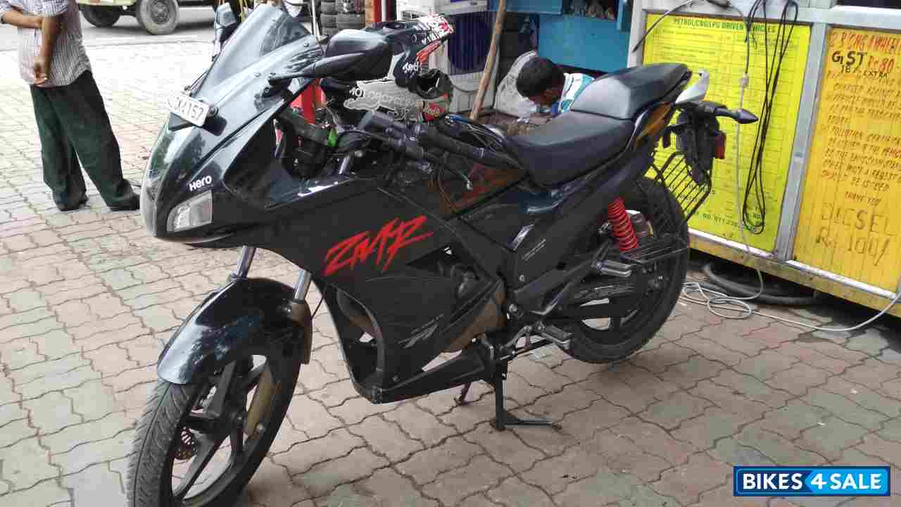Black-red Hero Karizma ZMR