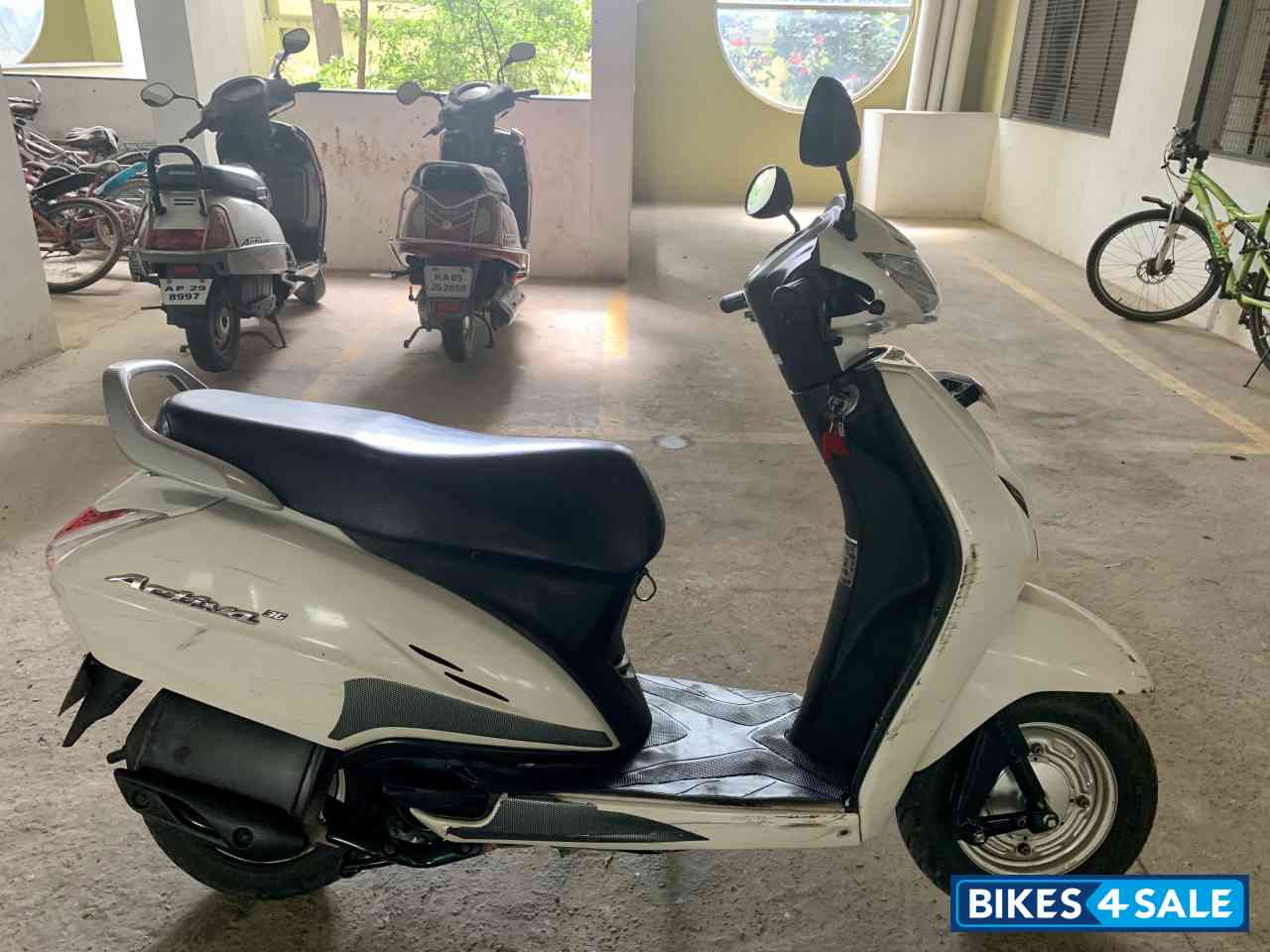 White Honda Activa 3G White Honda Activa 3G