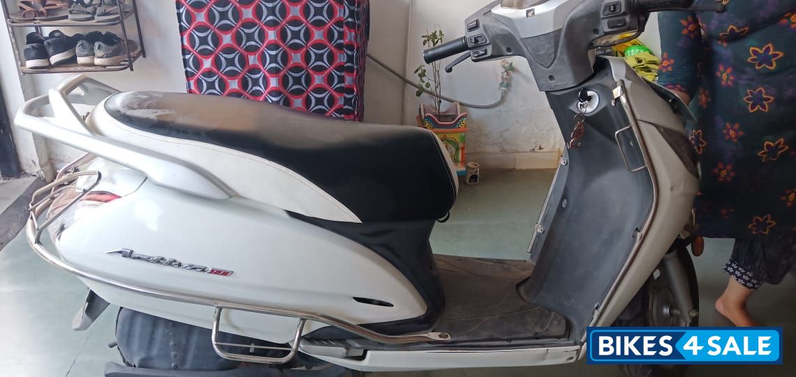 White Honda Activa 125