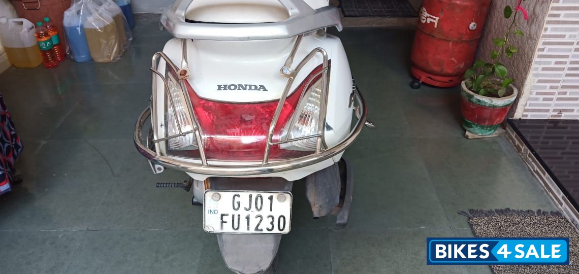 White Honda Activa 125