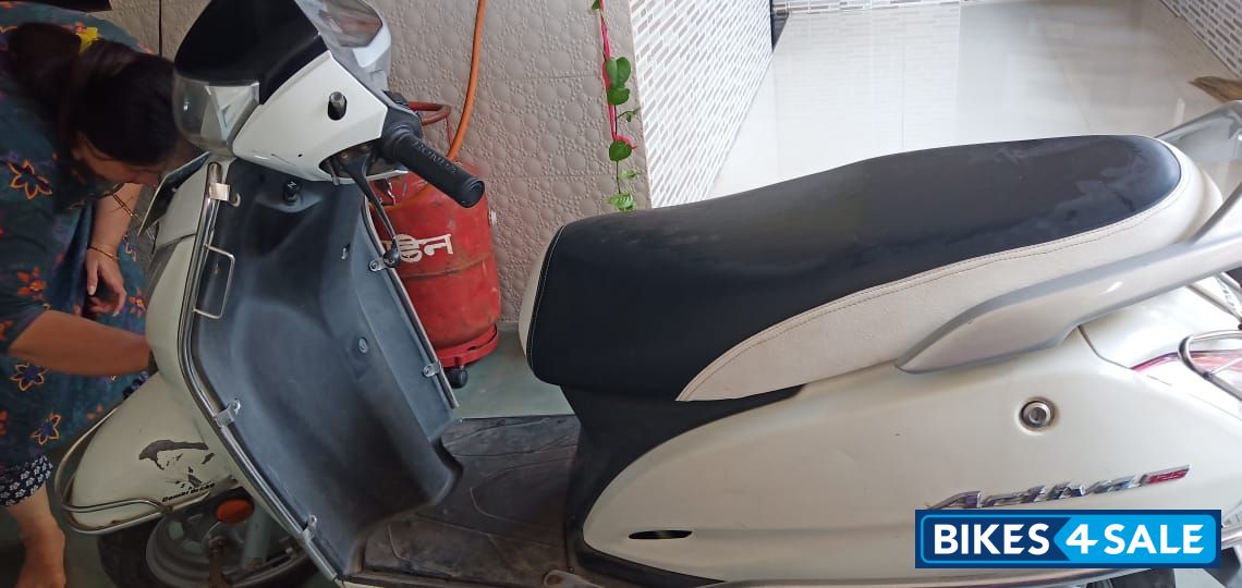 White Honda Activa 125