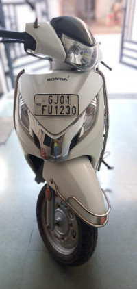White Honda Activa 125