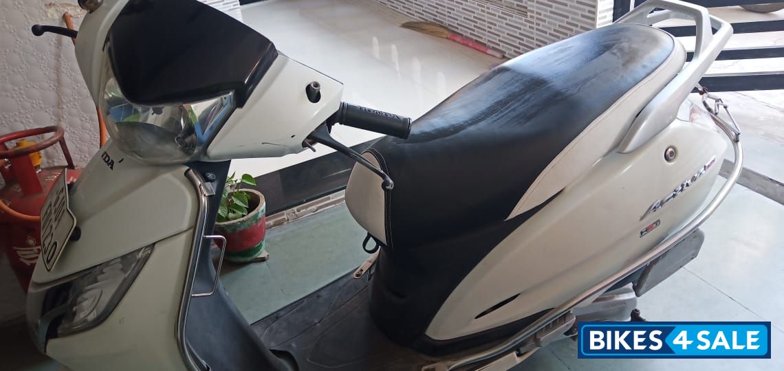 White Honda Activa 125