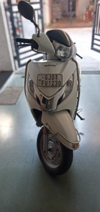 White Honda Activa 125