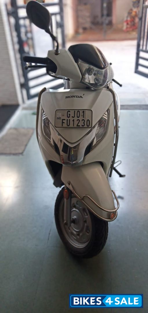 White Honda Activa 125