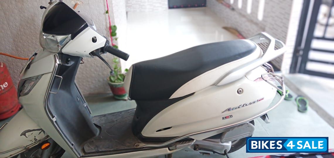 White Honda Activa 125