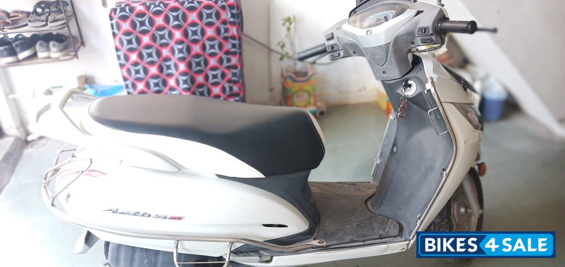 White Honda Activa 125