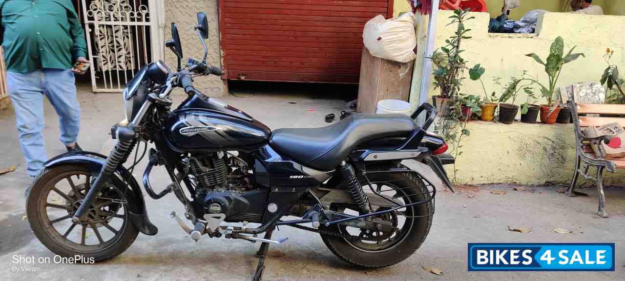 Ebony Black Bajaj Avenger Street 180 Ebony Black Bajaj Avenger Street 180
