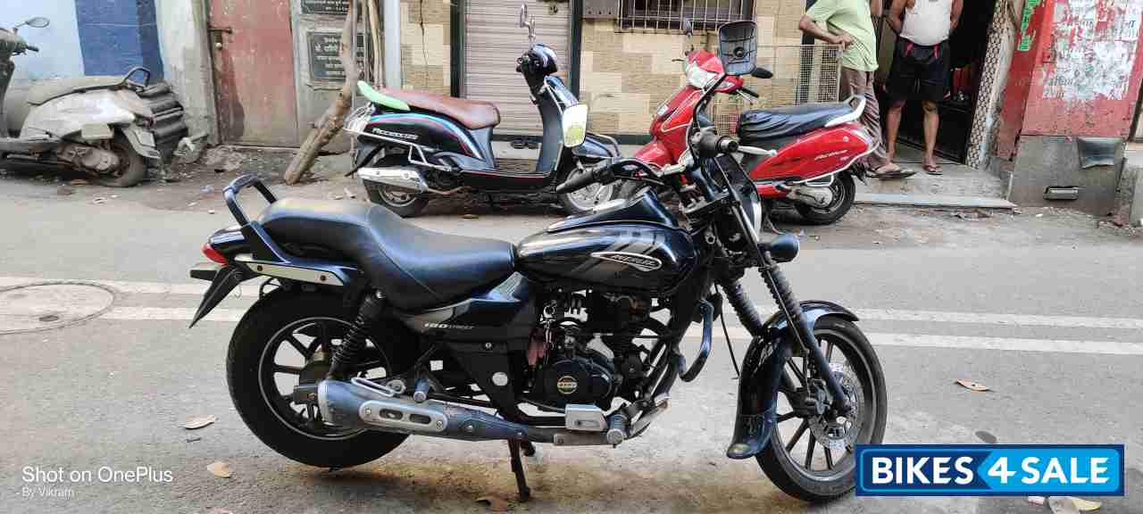 Ebony Black Bajaj Avenger Street 180 Ebony Black Bajaj Avenger Street 180
