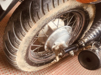 Black Bajaj Avenger 220 DTS-i