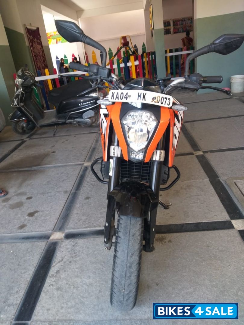Orange KTM Duke 200