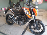 Orange KTM Duke 200