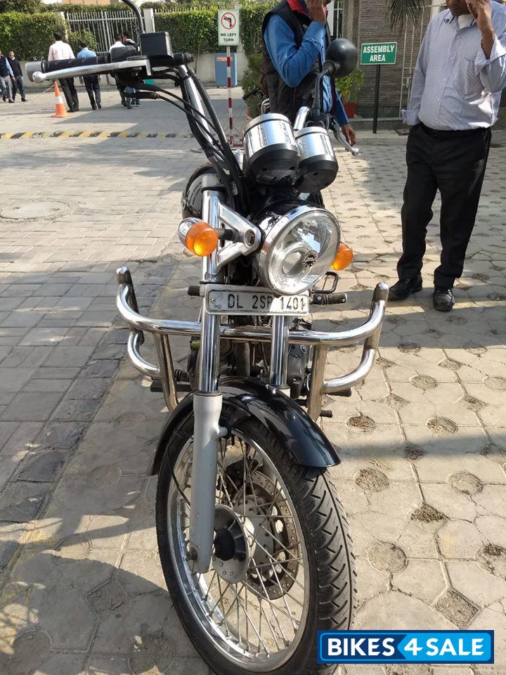 Black Royal Enfield Thunderbird 500