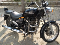Black Royal Enfield Thunderbird 500