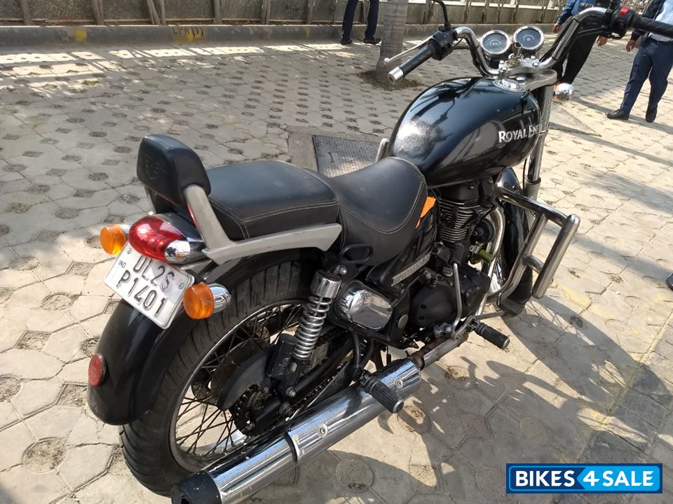 Black Royal Enfield Thunderbird 500