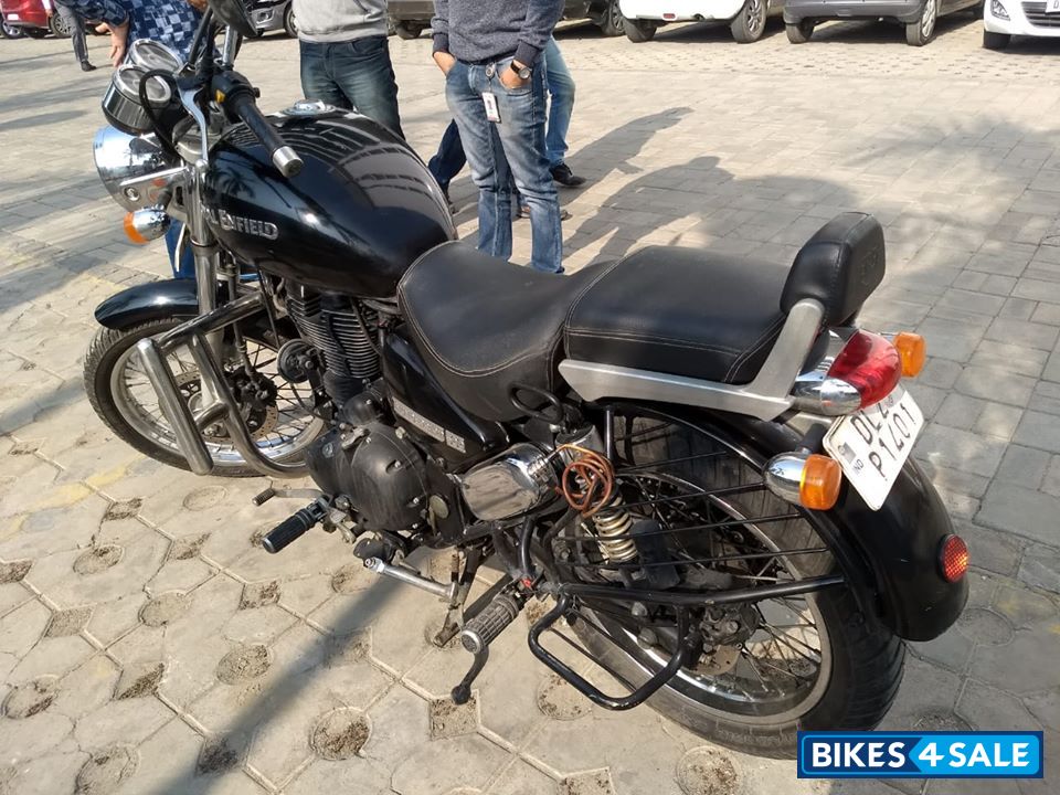 Black Royal Enfield Thunderbird 500