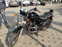 Black Royal Enfield Thunderbird 500