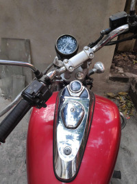 Bajaj Avenger 220 DTS-i