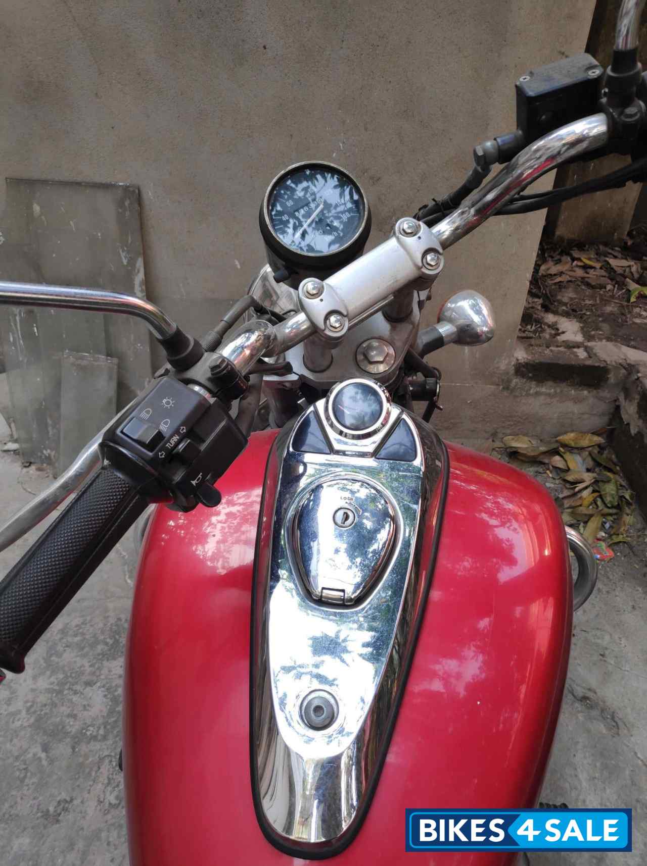 Bajaj Avenger 220 DTS-i