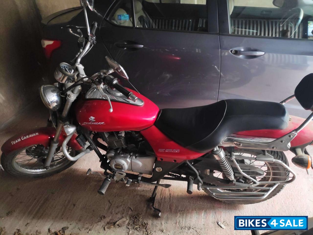 Bajaj Avenger 220 DTS-i