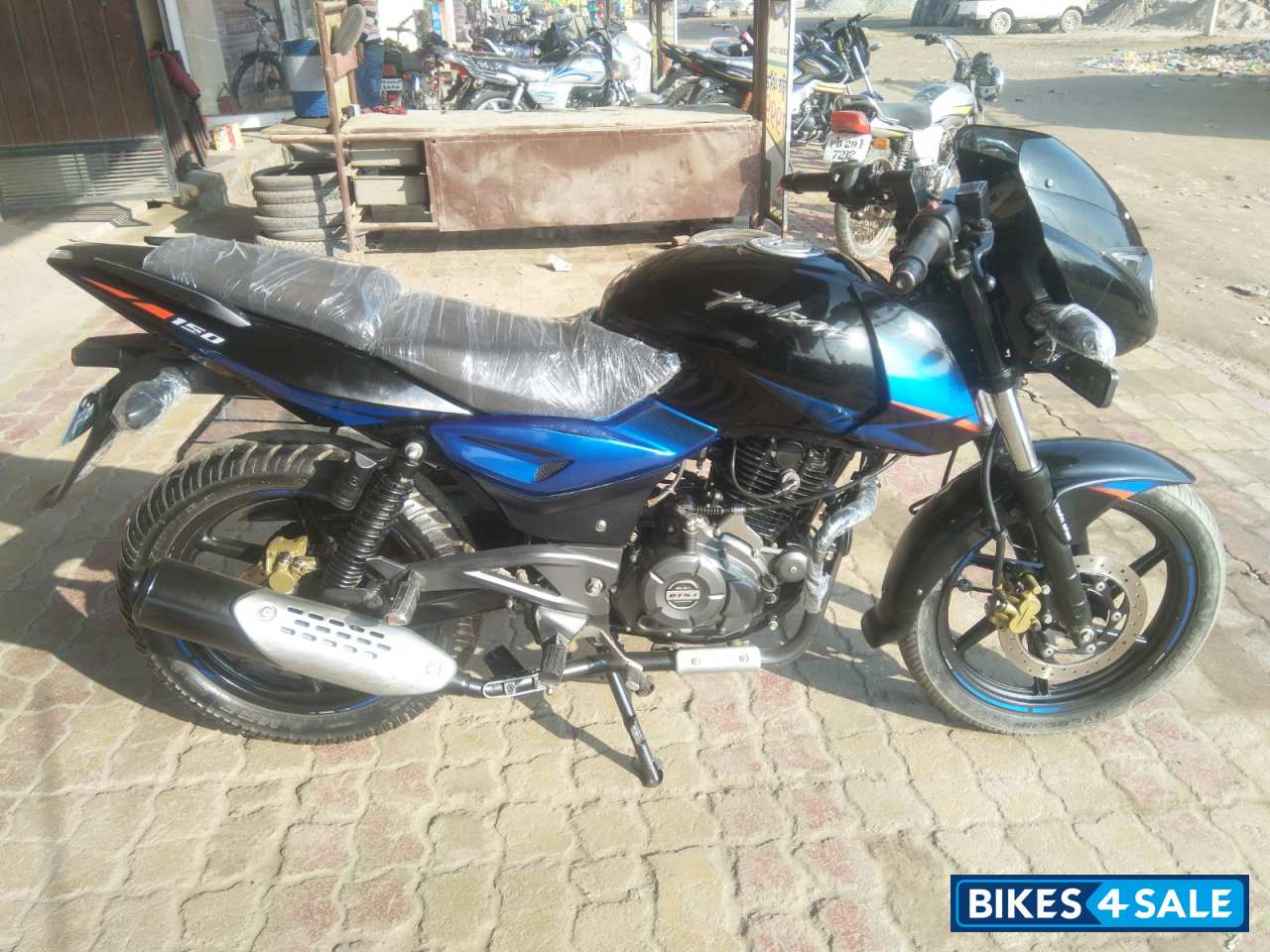 Bajaj Pulsar 150 Twin Disc