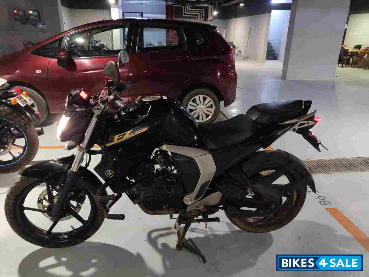 Black Yamaha FZ FI V2