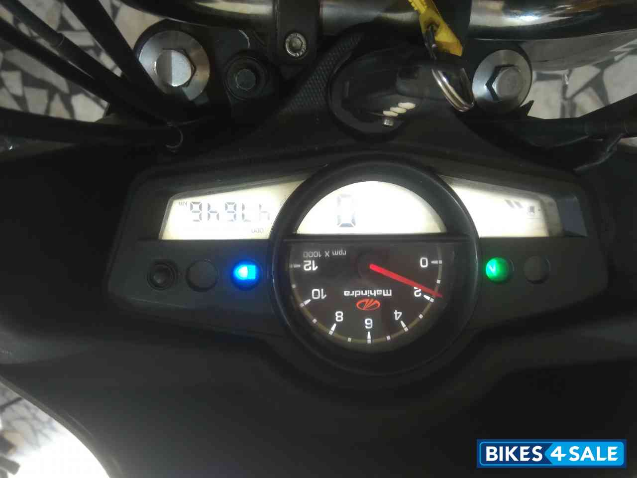 Black Mahindra Centuro Rockstar