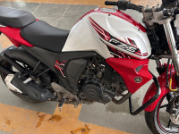 White & Red Yamaha FZ1