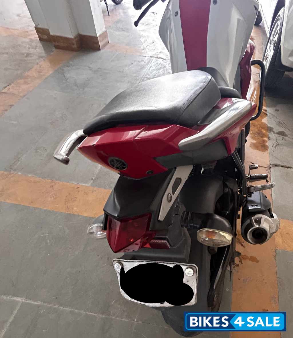 White & Red Yamaha FZ1