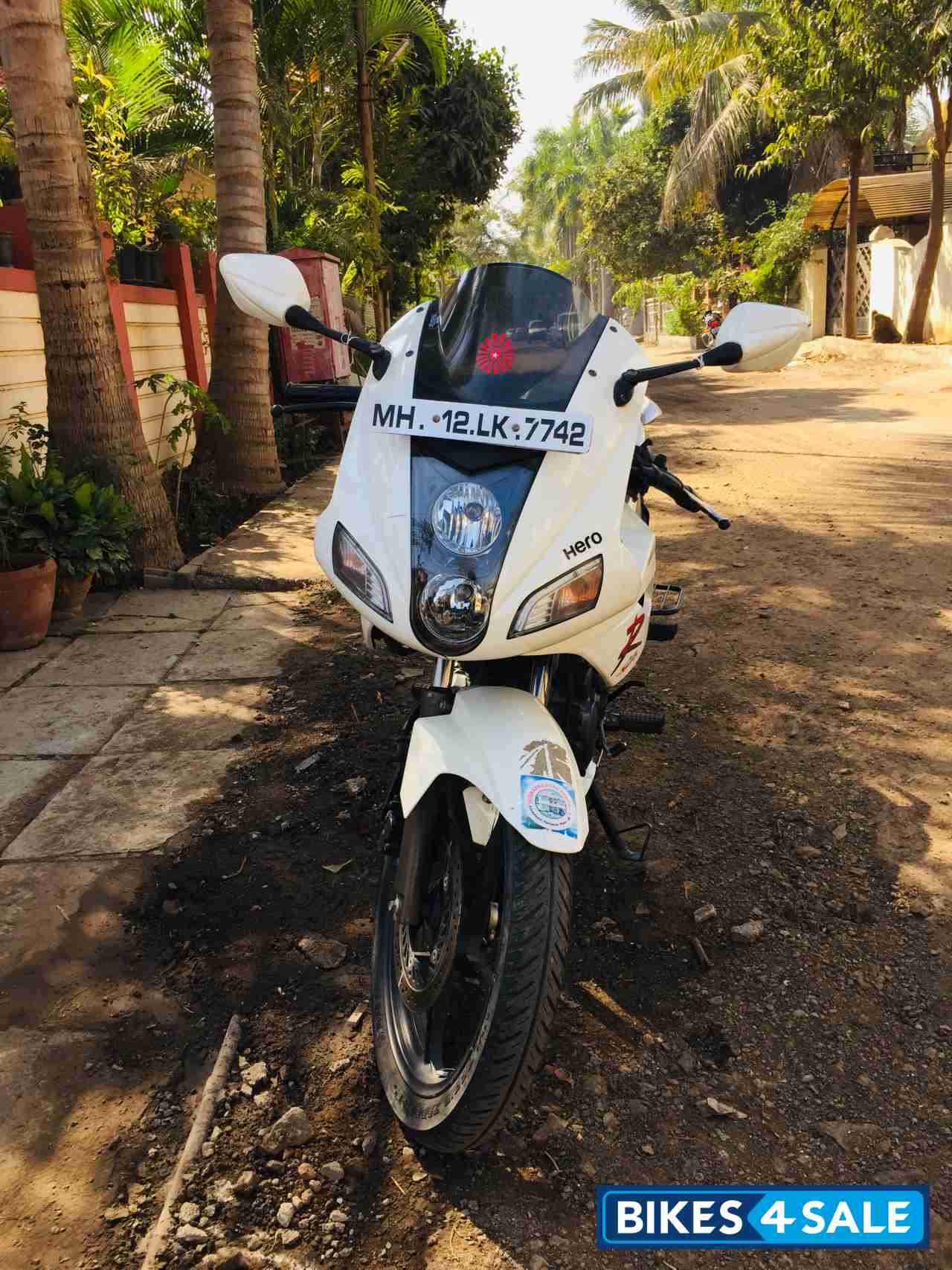 White Hero Karizma R White Hero Karizma R