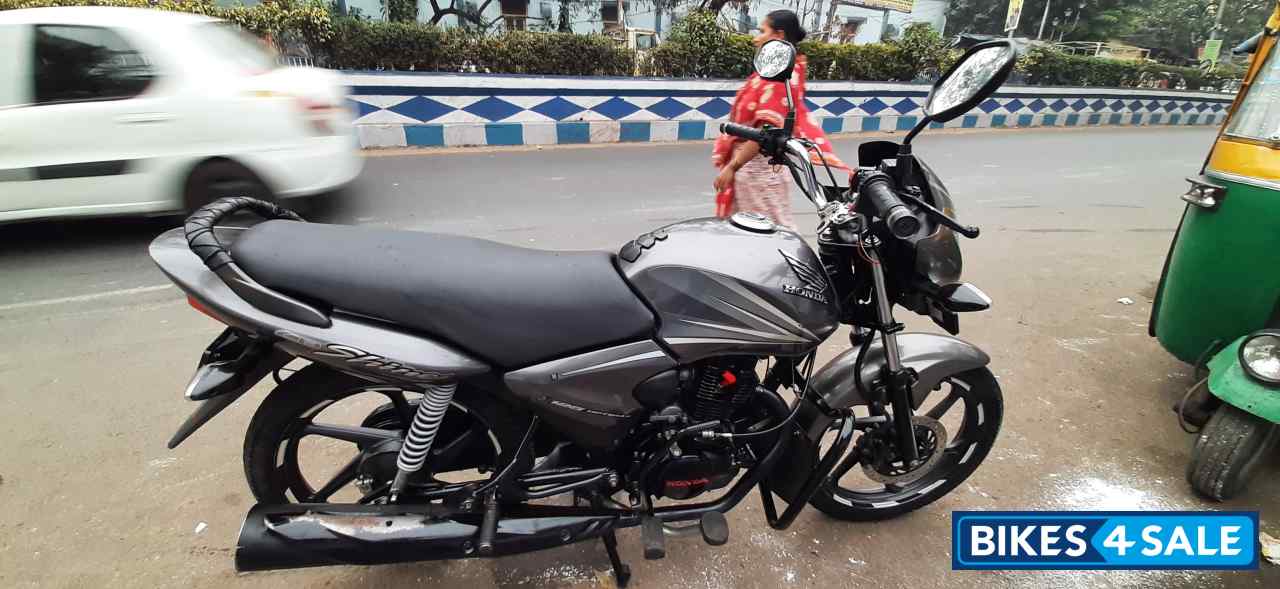 Grey Honda CB Shine