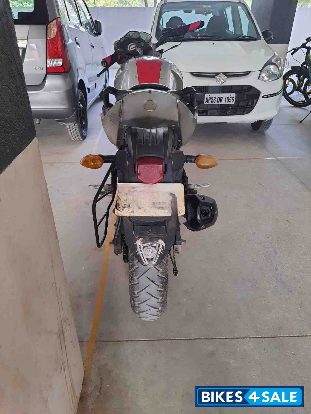 Silver Red Yamaha FZ-S