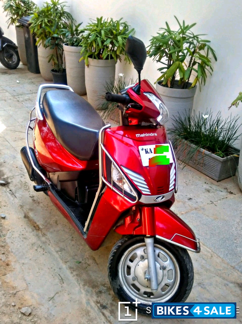 Mahindra Gusto