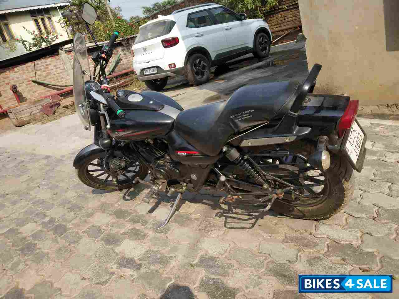 Bajaj Avenger Street 220