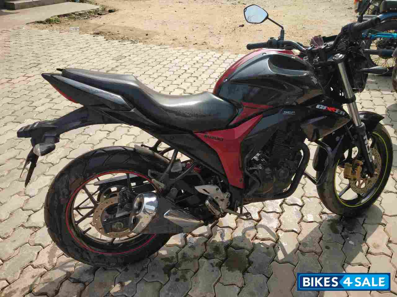 Suzuki Gixxer SF