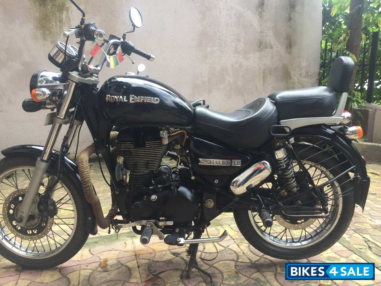 Black Royal Enfield Thunderbird 350