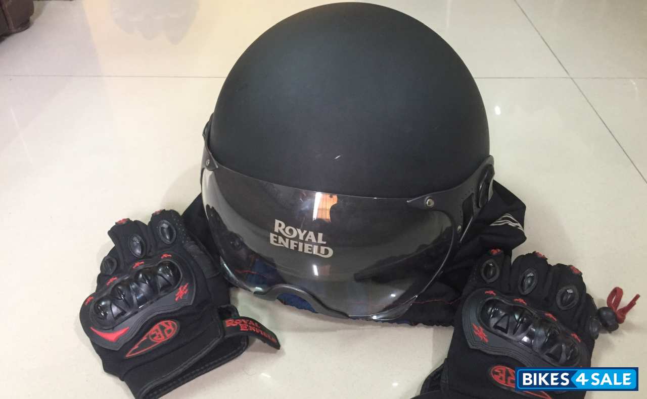 Black Royal Enfield Thunderbird 350