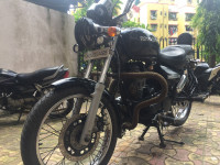 Black Royal Enfield Thunderbird 350