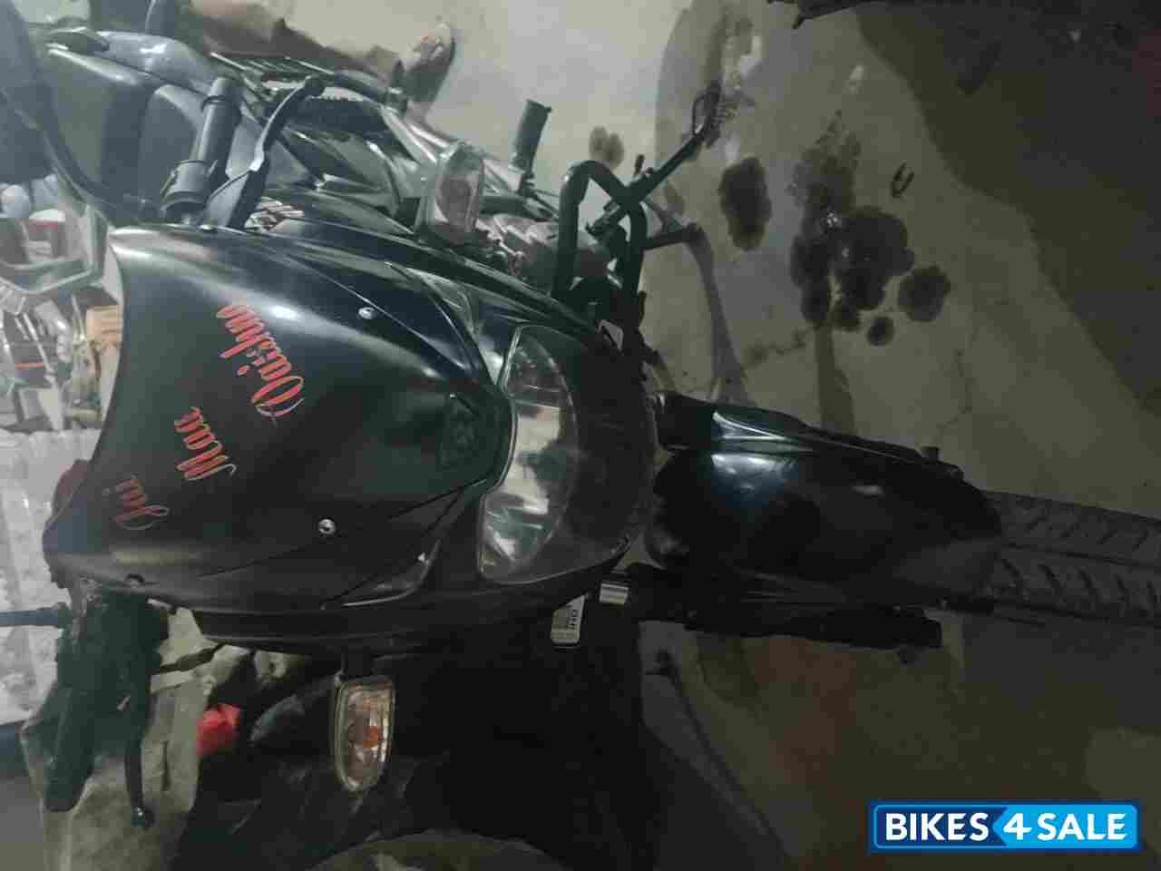 Black Bajaj Pulsar 180 DTSi