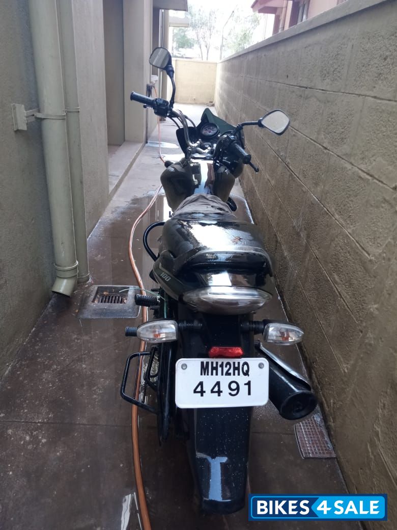 Black Bajaj Discover 100