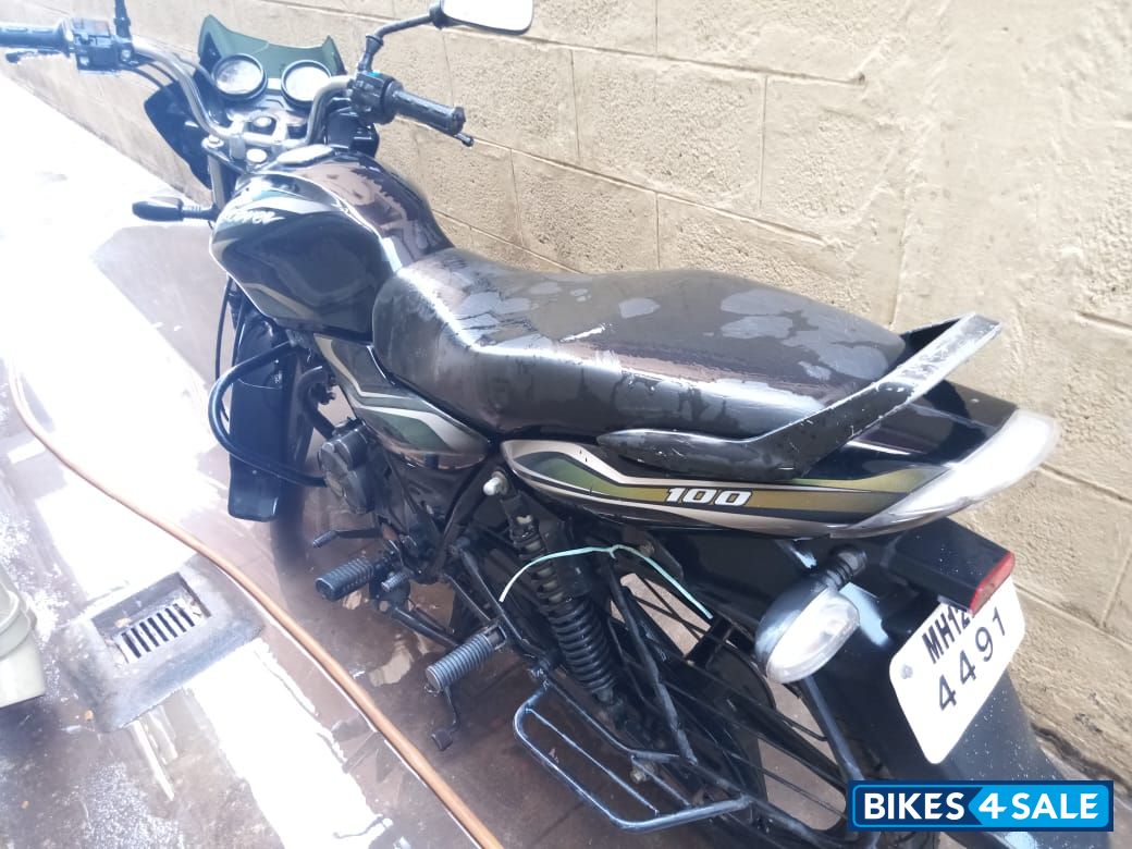 Black Bajaj Discover 100