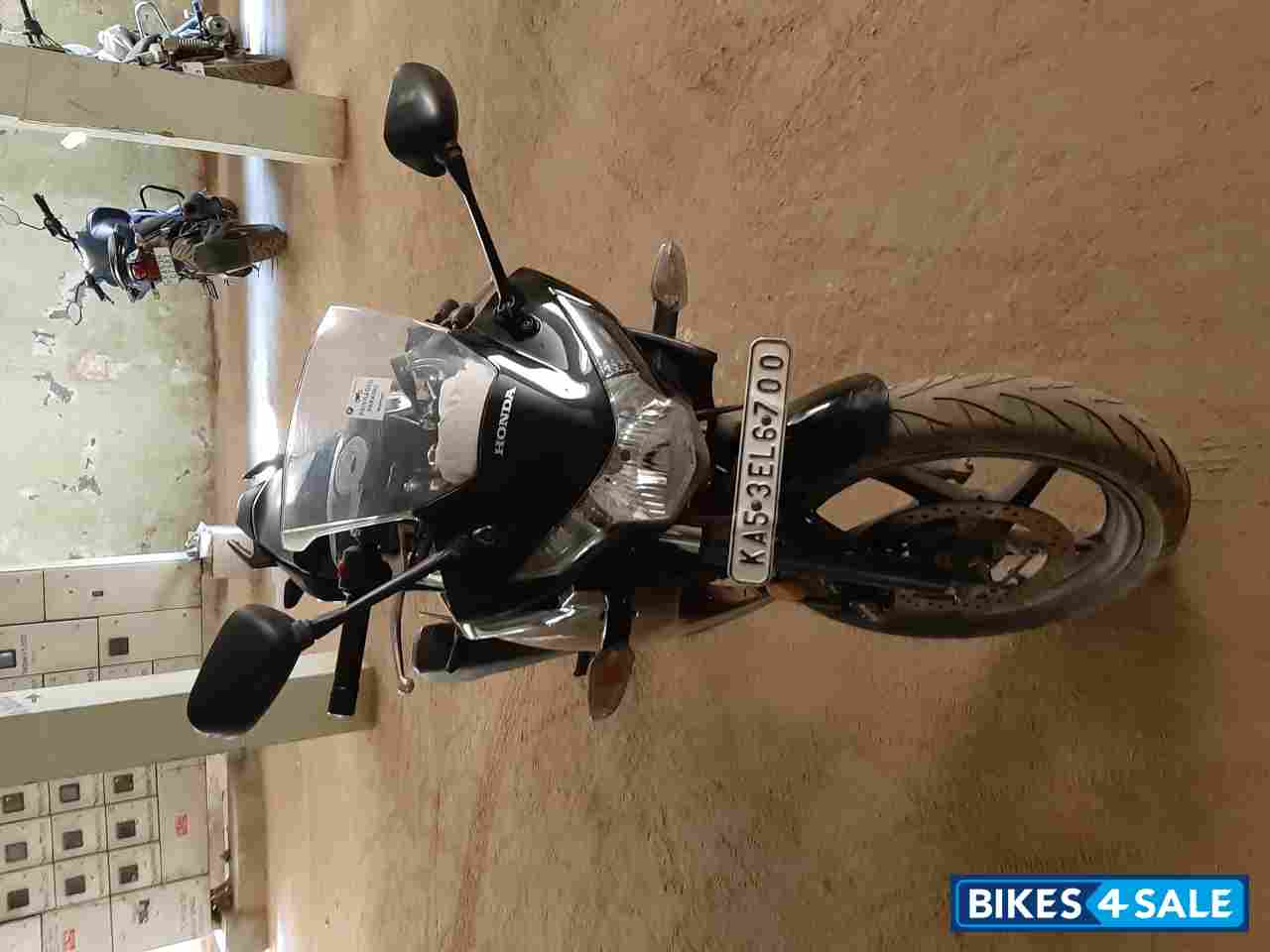 Black Honda CBR 250R