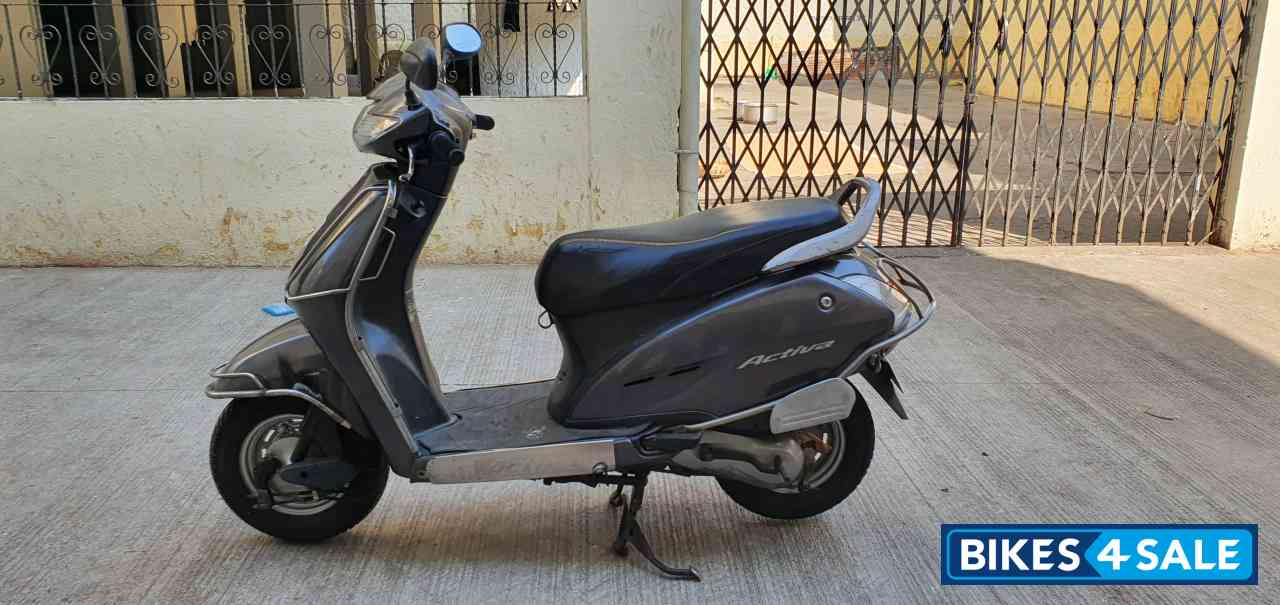 Grey Honda Activa